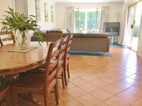Cozy and Modern home in the Cove - Surf Side, Inverloch